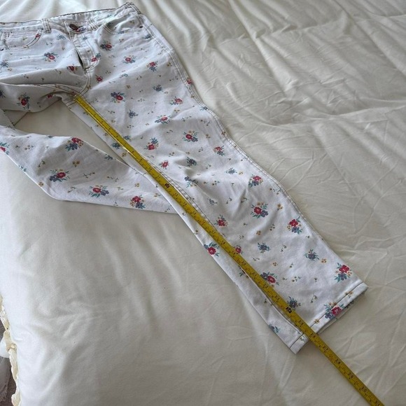 wrangler x billabong limited edition white she's cheeky floral jeans womens‎ 25 - Picture 8 of 9